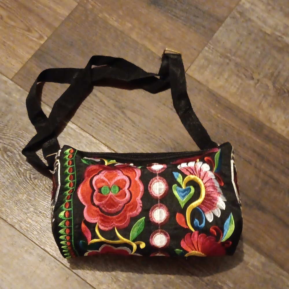 Embroidered purse